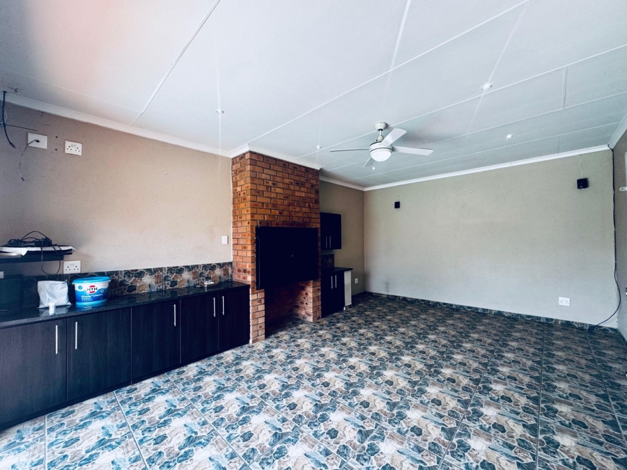 3 Bedroom Property for Sale in Waterkloof East North West